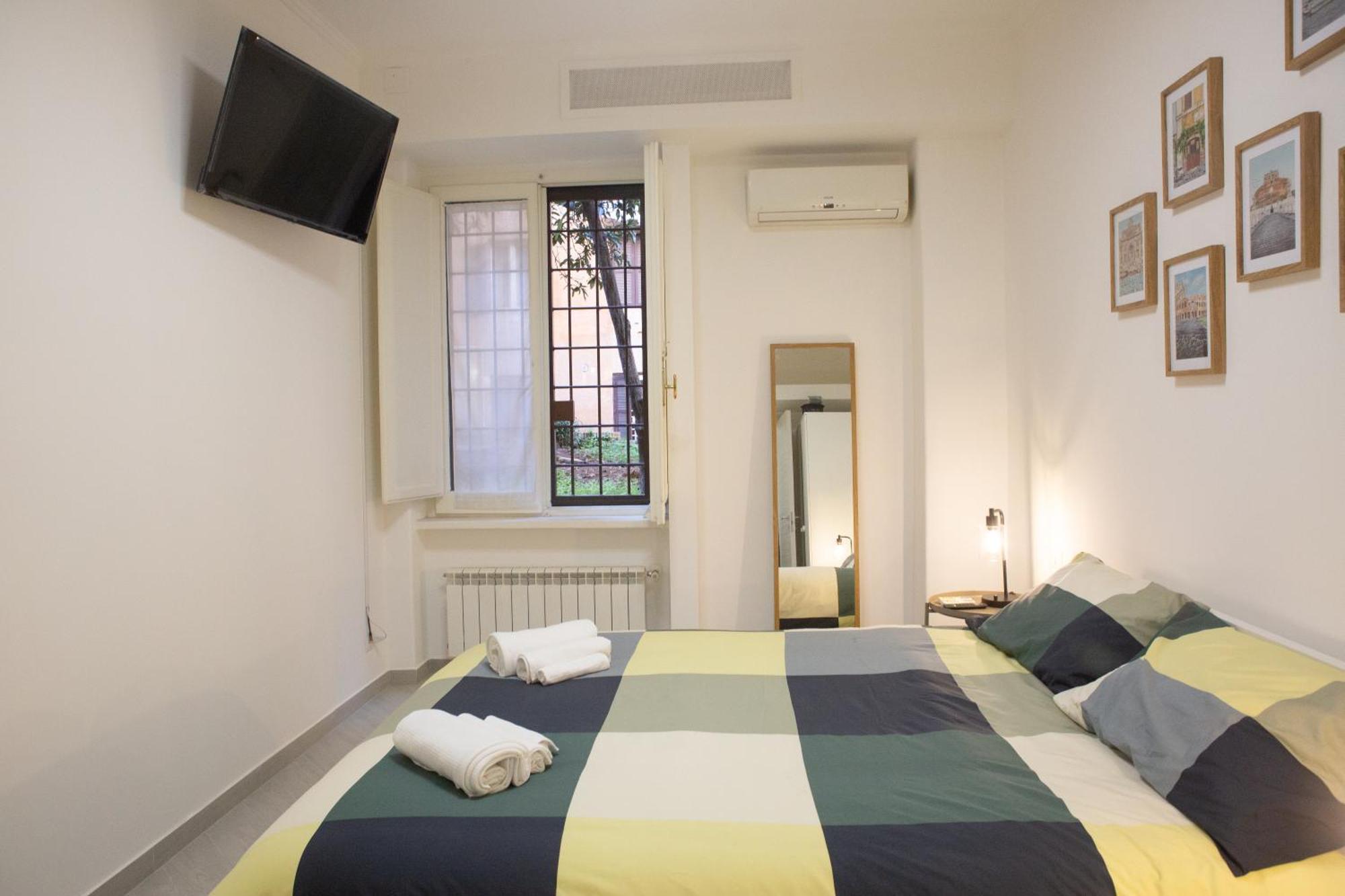 Sunny's - 8min From Colosseum Apartment Rom