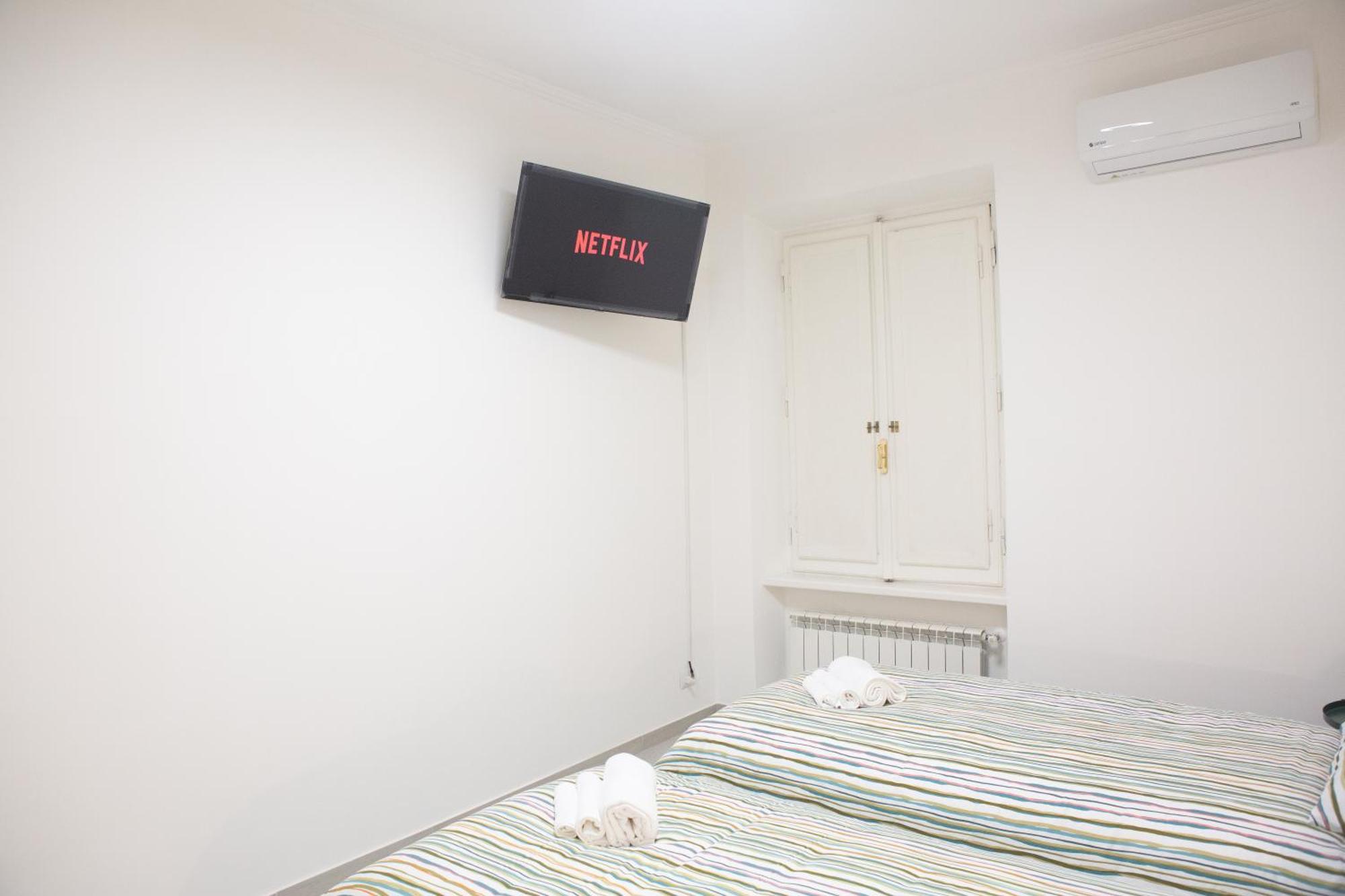 Sunny's - 8min From Colosseum Apartment *
